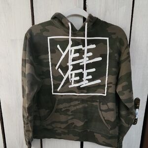 Yee Yee Apparel Camo Hoodie Size Small